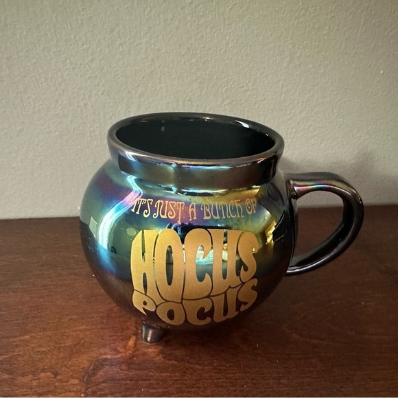 Hocus Pocus Cauldron Mug - Picture 2 of 6